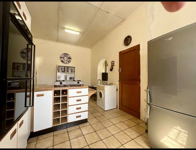 4 BEDROOM SEMI DETACHED FOR SALE IN ROSETTENVILLE